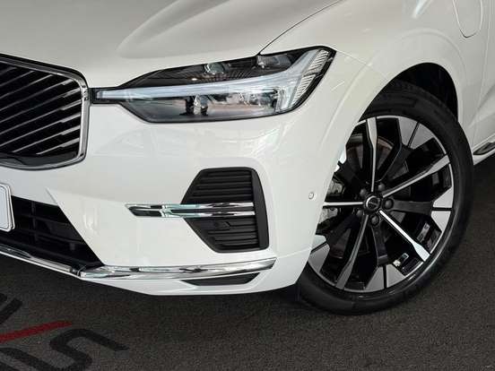 VOLVO-XC60-2025