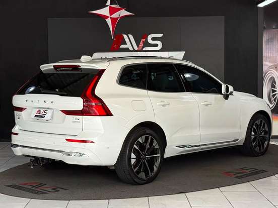 VOLVO-XC60-2025