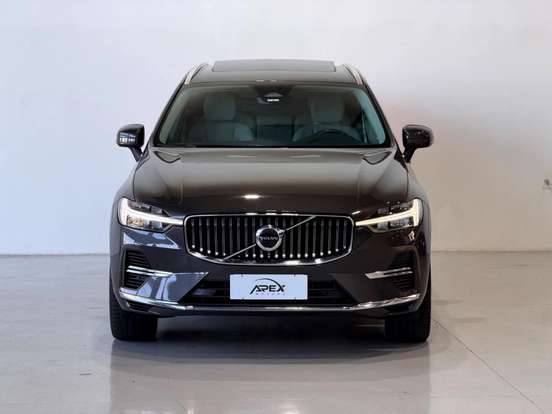 VOLVO-XC60-2023