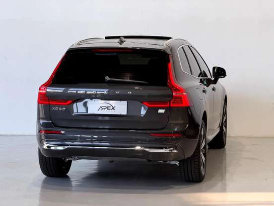 VOLVO-XC60-2023