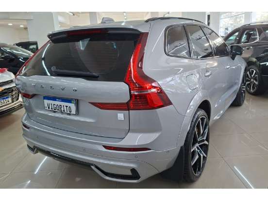 VOLVO-XC60-2023