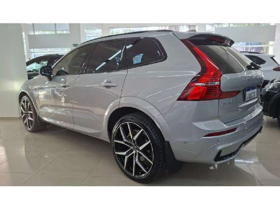 VOLVO-XC60-2023