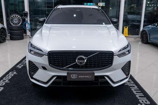 VOLVO-XC60-2023