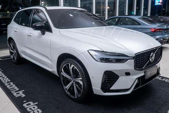 VOLVO-XC60-2023