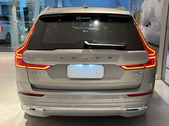 VOLVO-XC60-2024