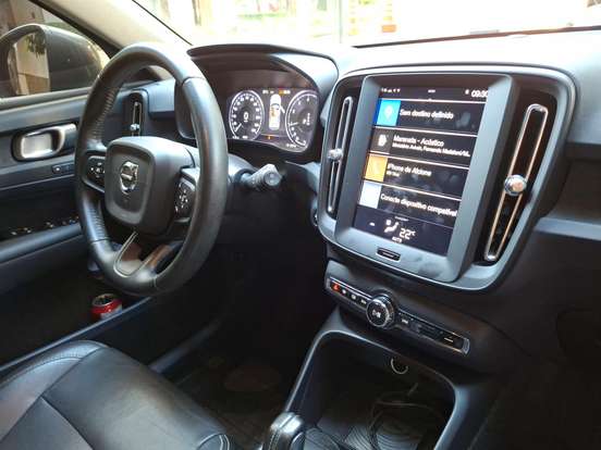 VOLVO-XC40-2.0 T4 GASOLINA GEARTRONIC VOLVO-XC40-2019