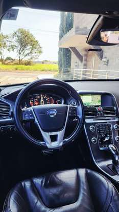 VOLVO-XC60-2016