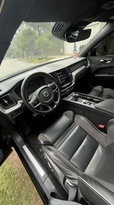 VOLVO-XC60-2021