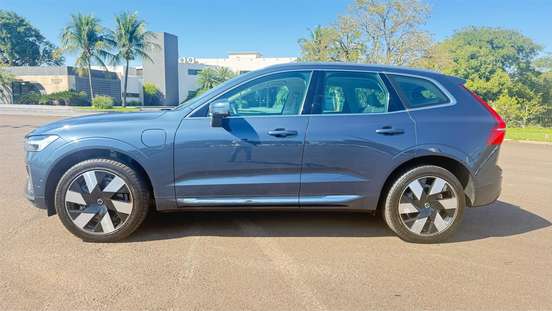 VOLVO-XC60-2024