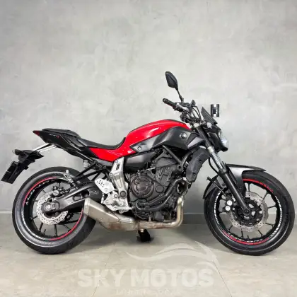 YAMAHA MT-07 