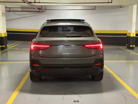 AUDI-Q3-2022