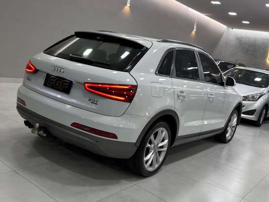 AUDI-Q3-2012