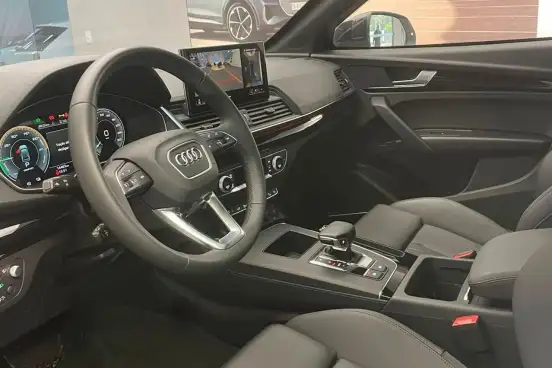 AUDI-Q5-2024