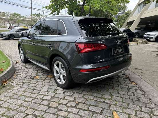 AUDI-Q5-2019