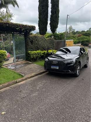 AUDI-Q3-2022
