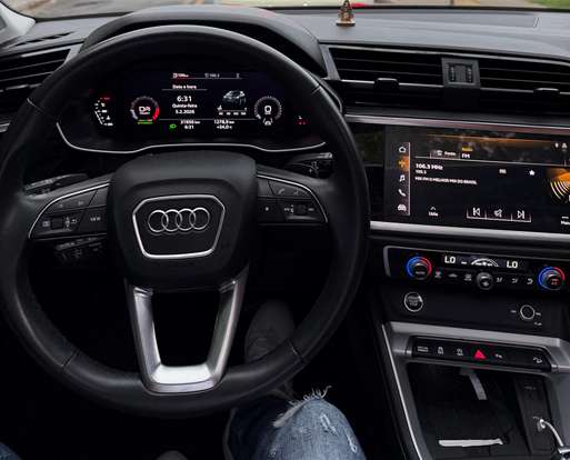 AUDI-Q3-2022