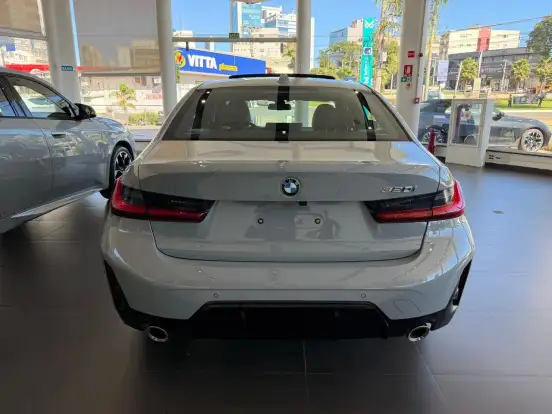 BMW-320i-2026