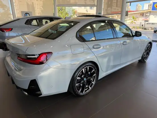BMW-320i-2026