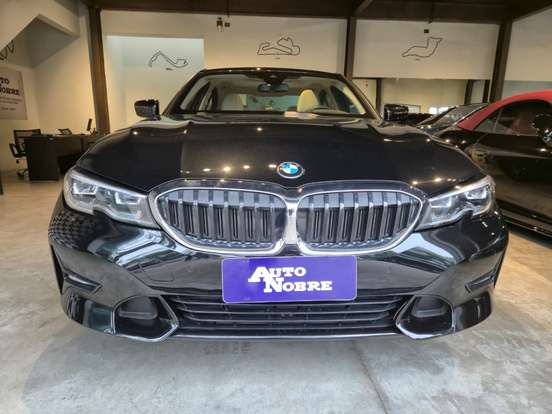 BMW-320i-2022