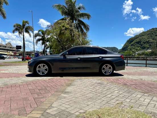 BMW-320i-2018