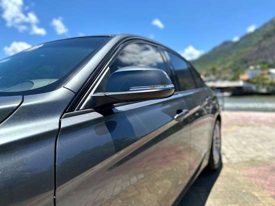 BMW-320i-2018