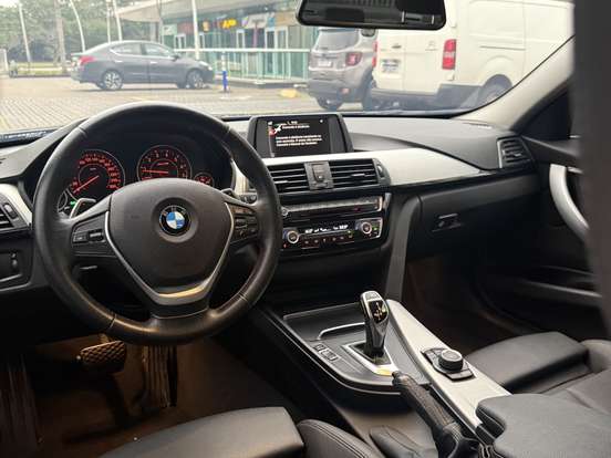 BMW-320i-2.0 SPORT GP 16V TURBO ACTIVE FLEX 4P AUTOMÁTICO BMW-320i-2016