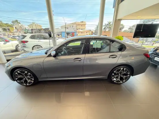 BMW-330e-2.0 16V TURBO HÍBRIDO M SPORT AUTOMÁTICO BMW-330e-2025