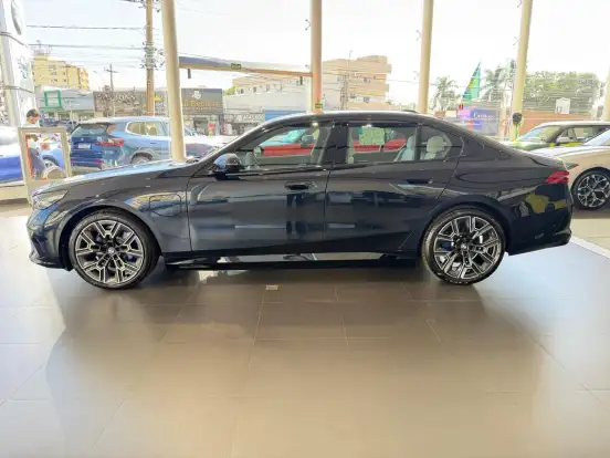 BMW-530e-2025