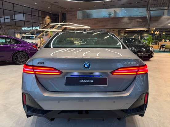 BMW-530e-2025