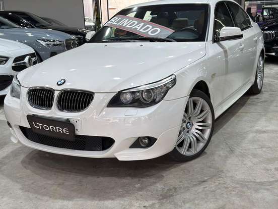 BMW-550i-4.8 SPORT SEDAN V8 32V GASOLINA 4P AUTOMÁTICO BMW-550i-2009