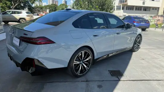 BMW-i5-2024