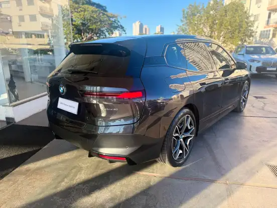 BMW-iX-2023