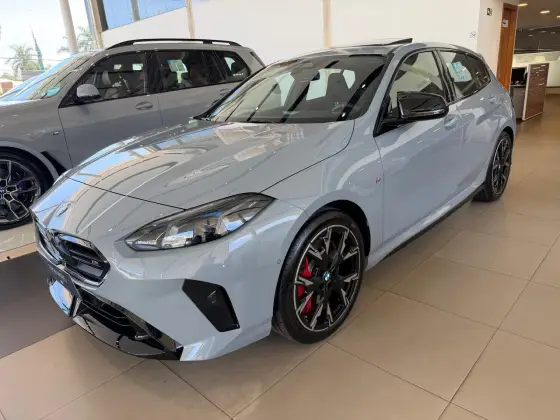 BMW M 135i 2.0 16V TURBO GASOLINA XDRIVE STEPTRONIC BMW M 135i 2.0 16V TURBO GASOLINA XDRIVE STEPTRONIC