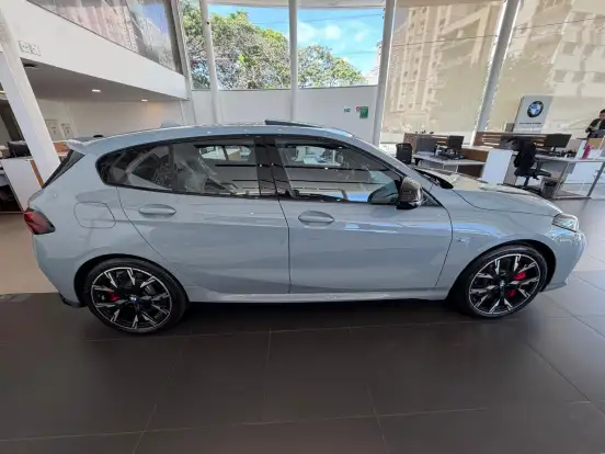 BMW-M 135i-2025