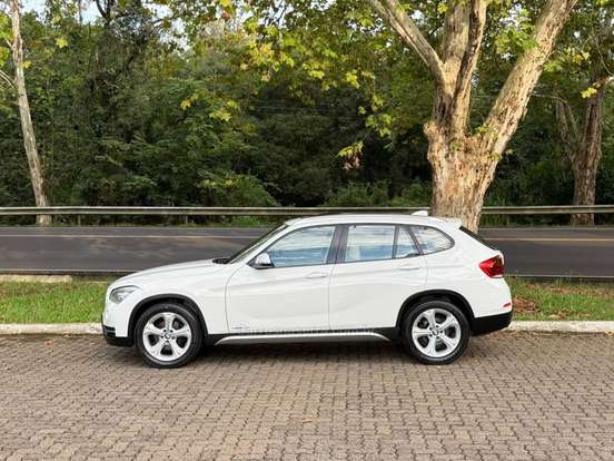 BMW-X1-2.0 16V TURBO GASOLINA SDRIVE20I 4P AUTOMÁTICO BMW-X1-2014