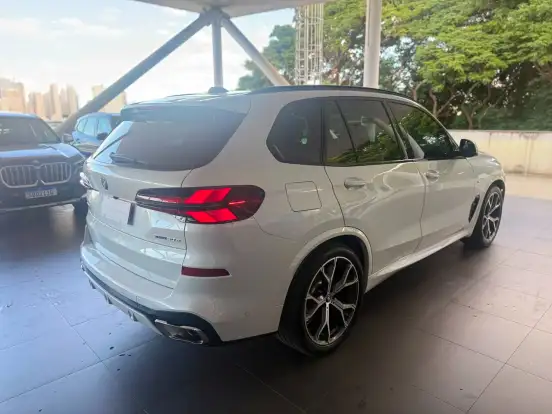 BMW-X5-3.0 I6 TURBO HÍBRIDO XDRIVE50E M SPORT AUTOMÁTICO BMW-X5-2023