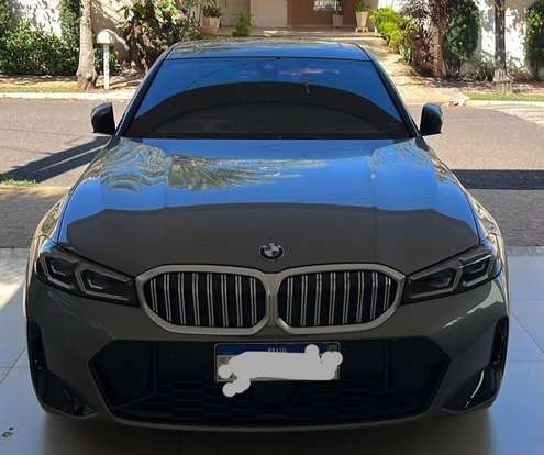 BMW-320i-2022