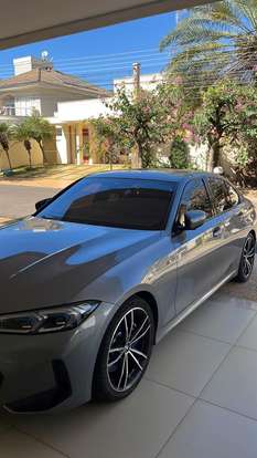 BMW-320i-2022
