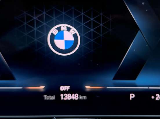 BMW-320i-2023
