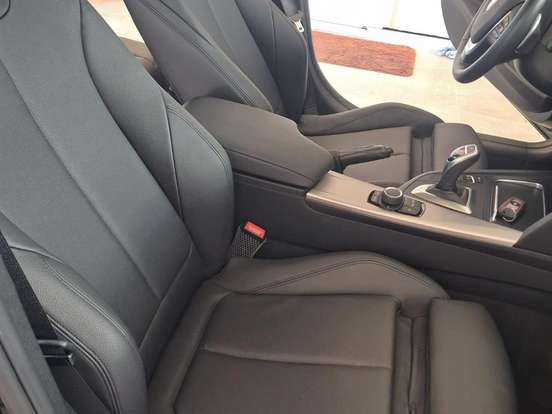 BMW-320i-2.0 SPORT 16V TURBO ACTIVE FLEX 4P AUTOMÁTICO BMW-320i-2017