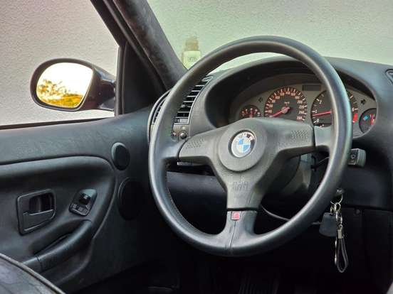 BMW-325i-1994