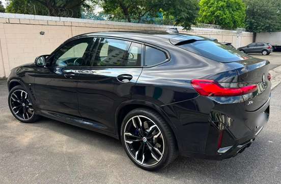 BMW-X4-2022