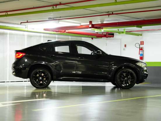 BMW-X6-4.4 50I 4X4 COUPÉ 8 CILINDROS 32V BI-TURBO GASOLINA 4P AUTOMÁTICO BMW-X6-2015