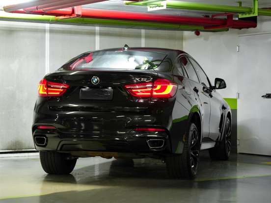BMW-X6-4.4 50I 4X4 COUPÉ 8 CILINDROS 32V BI-TURBO GASOLINA 4P AUTOMÁTICO BMW-X6-2015