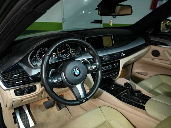 BMW-X6-4.4 50I 4X4 COUPÉ 8 CILINDROS 32V BI-TURBO GASOLINA 4P AUTOMÁTICO BMW-X6-2015