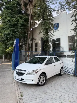 CHEVROLET ONIX 1.0 MPFI LS 8V FLEX 4P MANUAL CHEVROLET ONIX 1.0 MPFI LS 8V FLEX 4P MANUAL