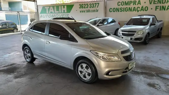 CHEVROLET ONIX 1.0 MPFI LS 8V FLEX 4P MANUAL CHEVROLET ONIX 1.0 MPFI LS 8V FLEX 4P MANUAL