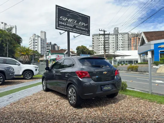 CHEVROLET ONIX 1.4 MPFI ADVANTAGE 8V FLEX 4P AUTOMÁTICO CHEVROLET ONIX 1.4 MPFI ADVANTAGE 8V FLEX 4P AUTOMÁTICO