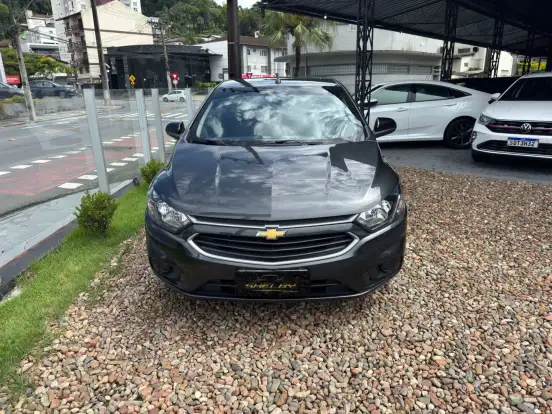 CHEVROLET-ONIX-2018