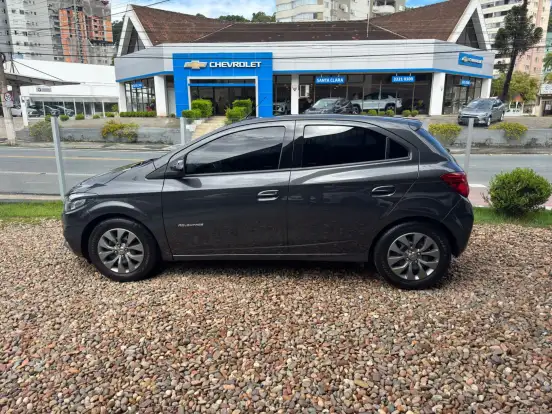 CHEVROLET-ONIX-2018
